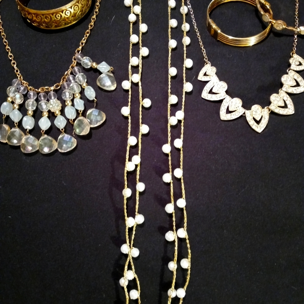 6 pc gold tone jewelry lot
